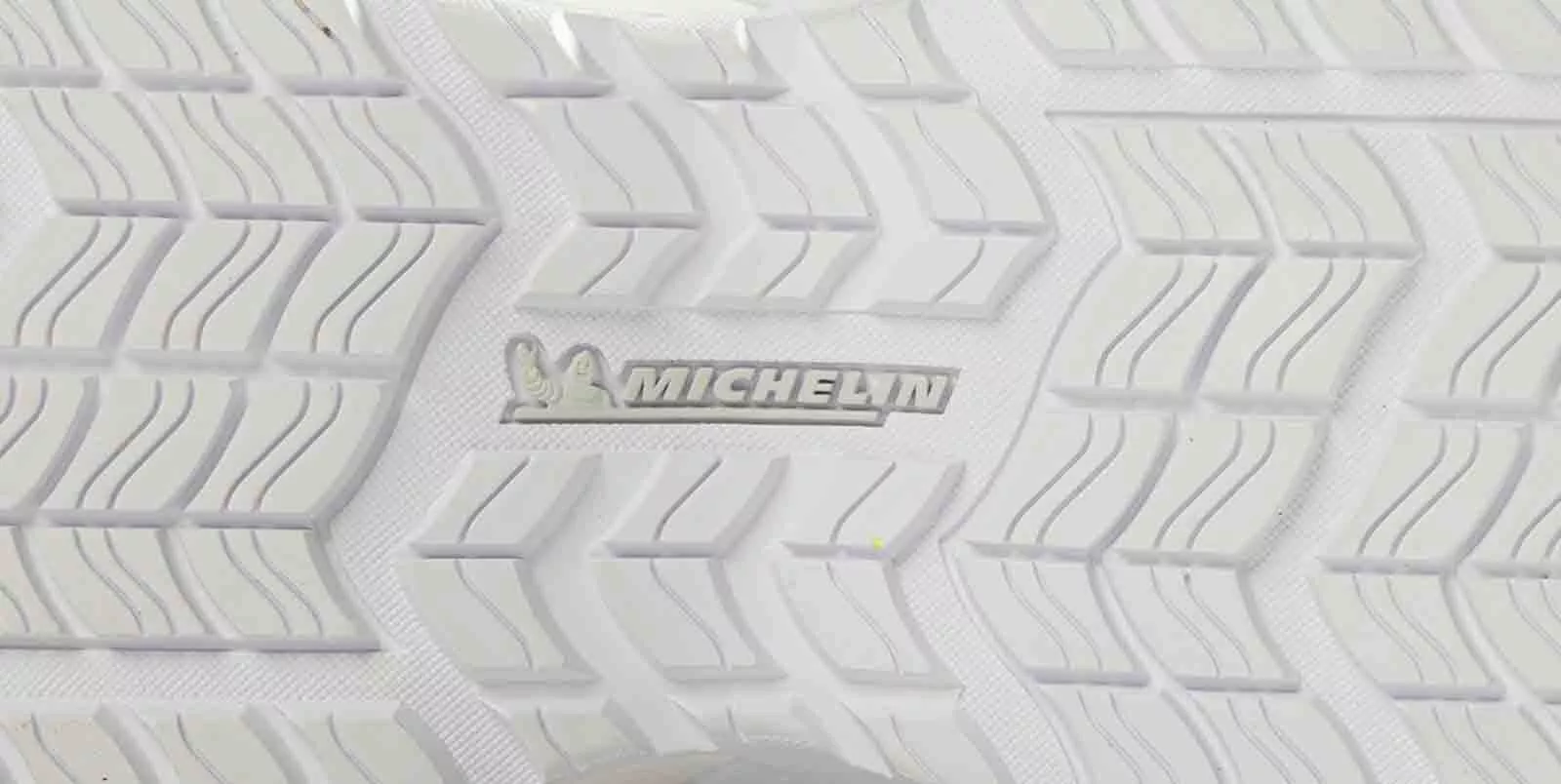 Seaboot 700 - Feature 3_HR.jpg Seaboot 700