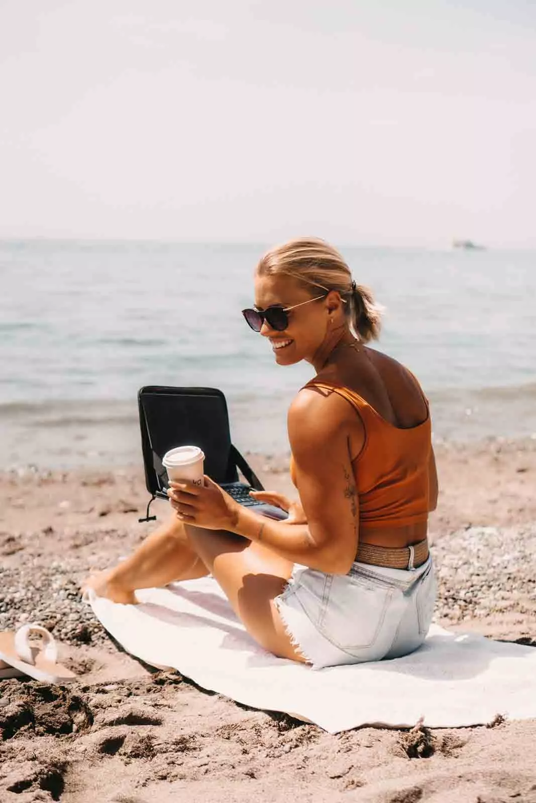 Amanda_Marbella_DRYCASE_1.jpg DRYCASE LAPTOPHÜLLE 15" (MB Pro)
