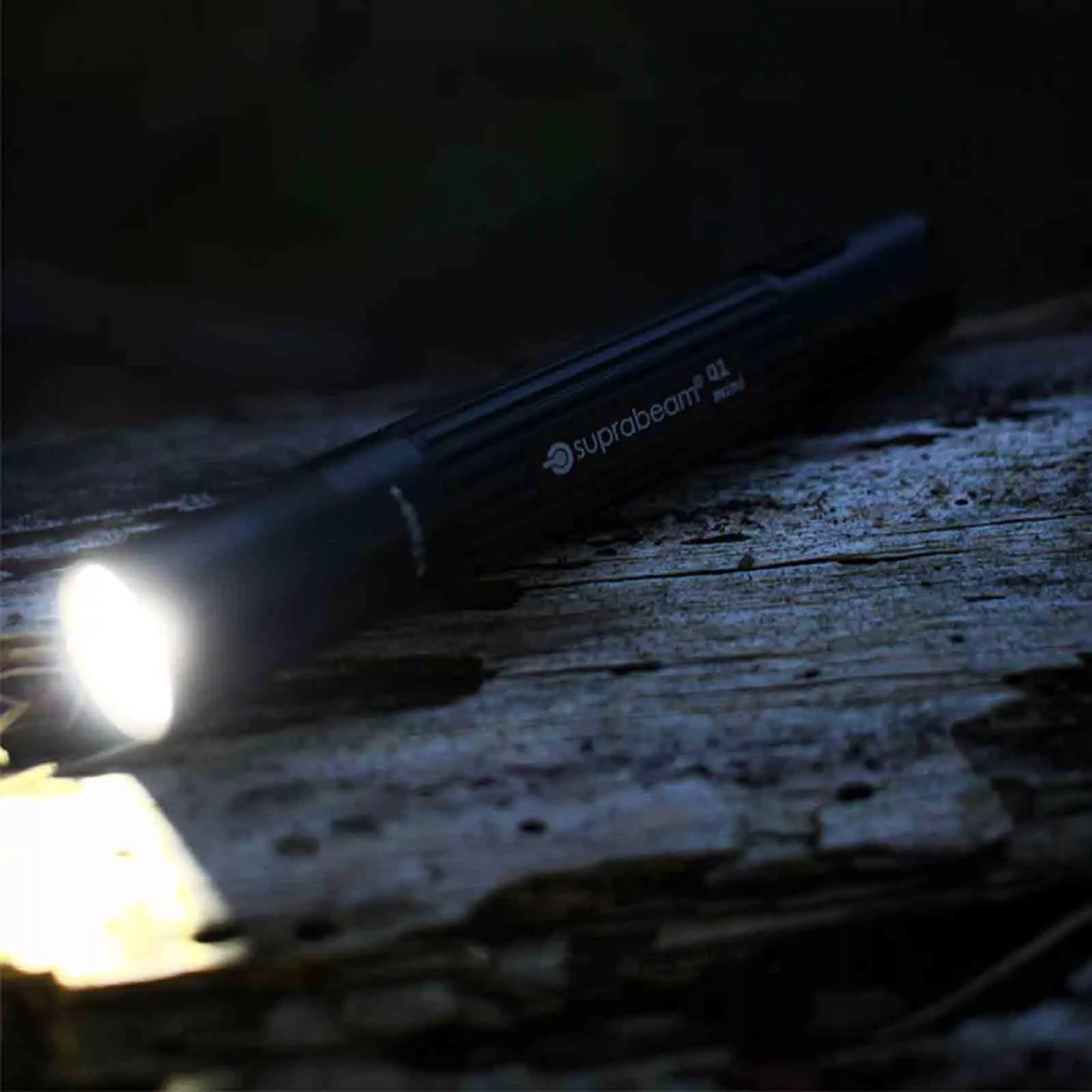 q1mini_shopify_4_720x.jpg Q1 Mini Taschenlampe
