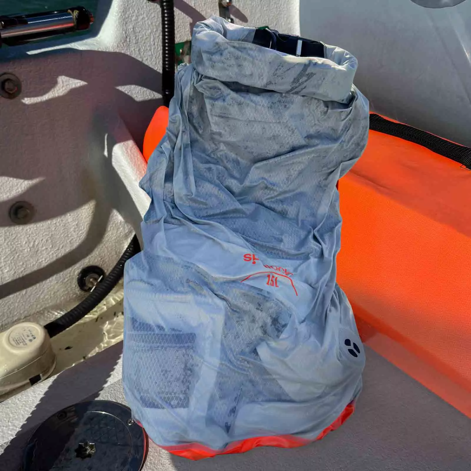 Compressible_Dry_Bag.jpg 25L Dry Bag mit Kompressionsventil