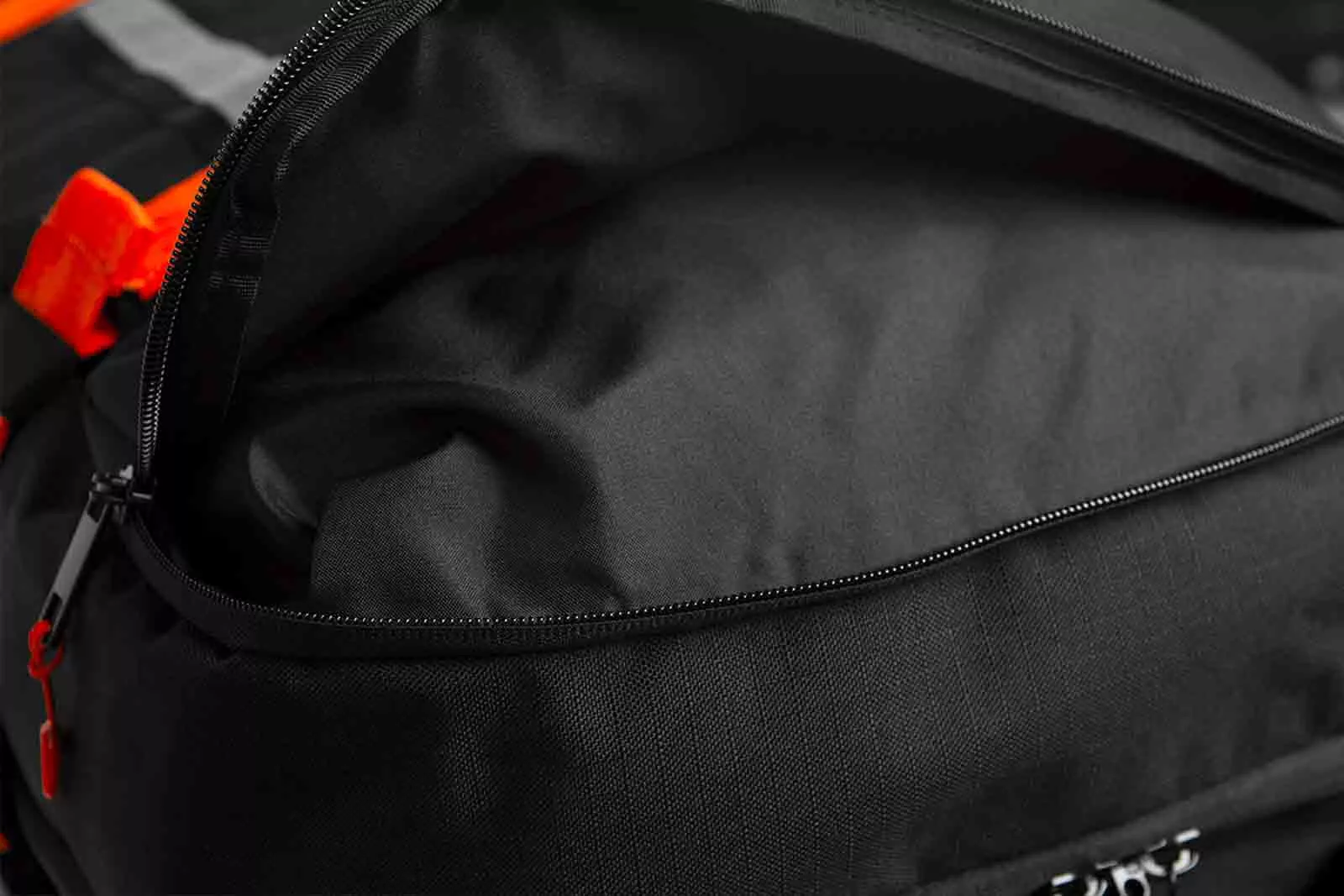 100L-Roller-Bag-10.jpg 100L Rollentasche